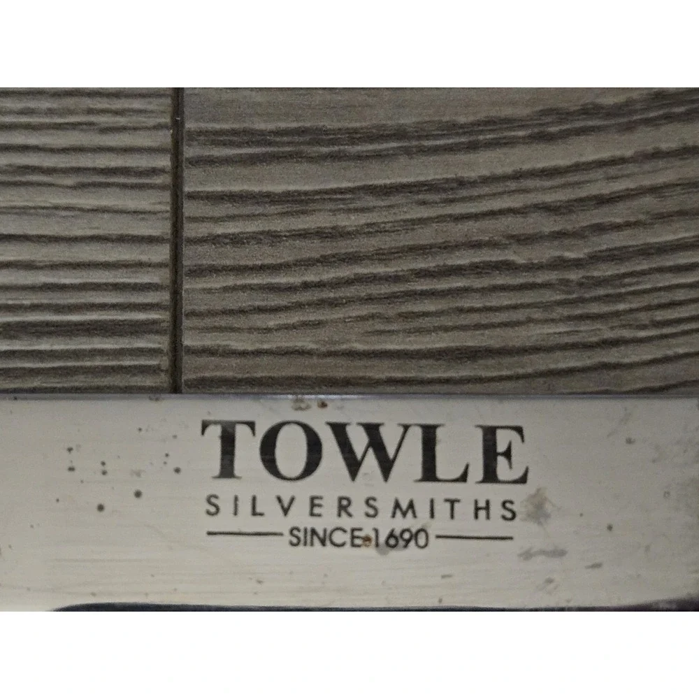 Towle Silversmiths Since 1690 Set of Four Steak Knives Wood‎ Handle